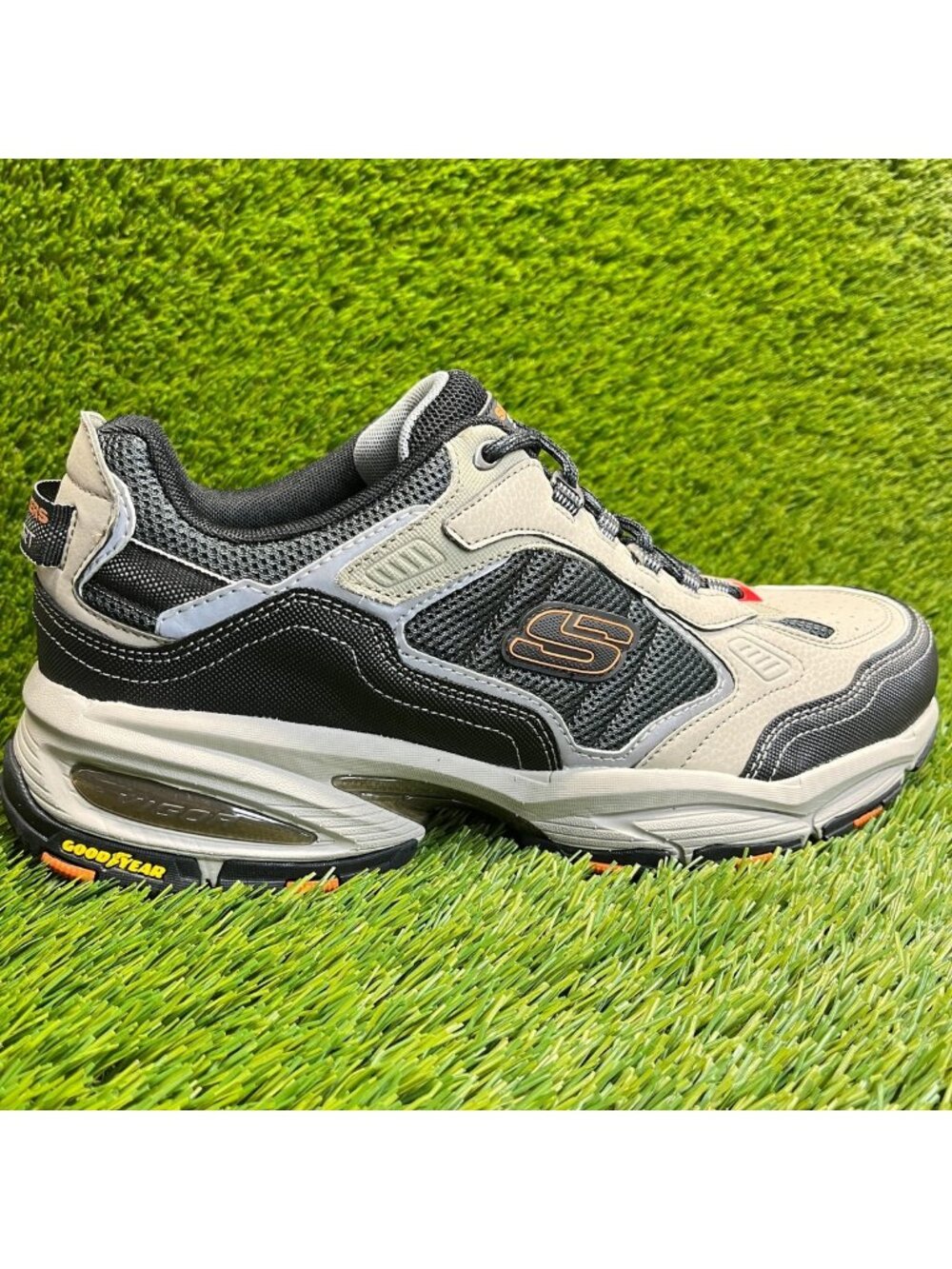 Skechers Vigor 3.0 Mens Size 10.5E Taupe Black Running Walking Shoes Sneakers